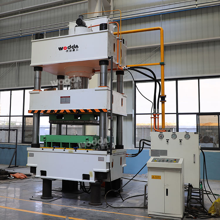 630噸液壓機(jī) 630噸液壓機(jī)