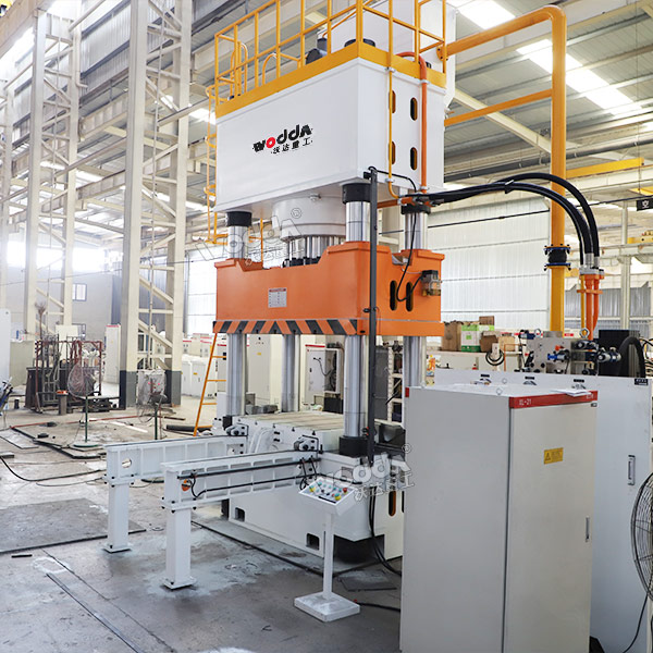 1000噸伺服液壓機(jī).jpg 1000噸伺服液壓機(jī).jpg