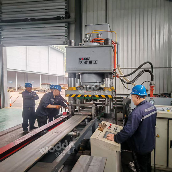 500噸錨桿托盤生產(chǎn)線現(xiàn)場.jpg 500噸錨桿托盤生產(chǎn)線現(xiàn)場.jpg