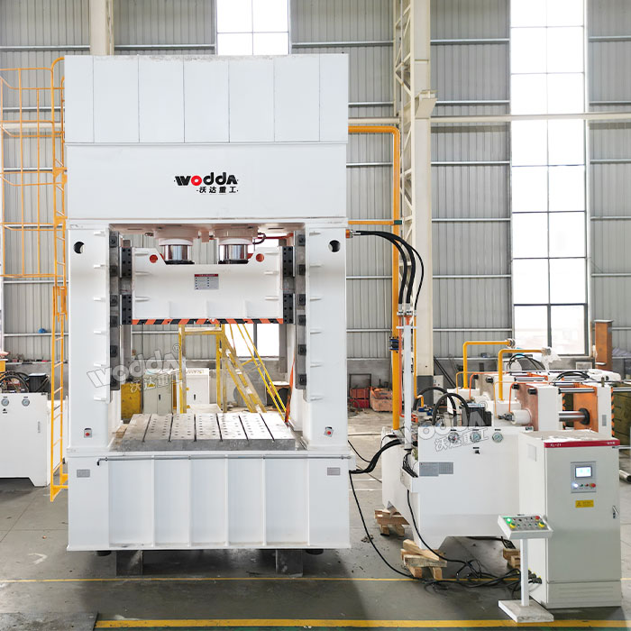 500噸框架式液壓機(jī).jpg 500噸框架式液壓機(jī).jpg