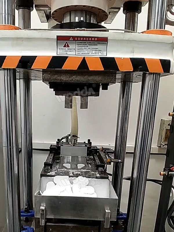 63噸粉末成型液壓機 63噸粉末成型液壓機