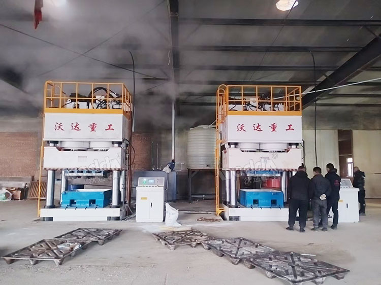 木屑托盤液壓機客戶現(xiàn)場 木屑托盤液壓機客戶現(xiàn)場