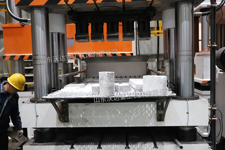 500噸粉末成型液壓機