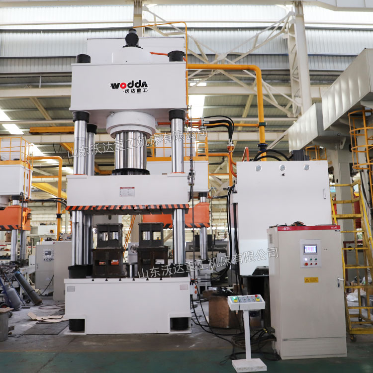 1000噸四柱液壓機車間實物 1000噸四柱液壓機車間實物