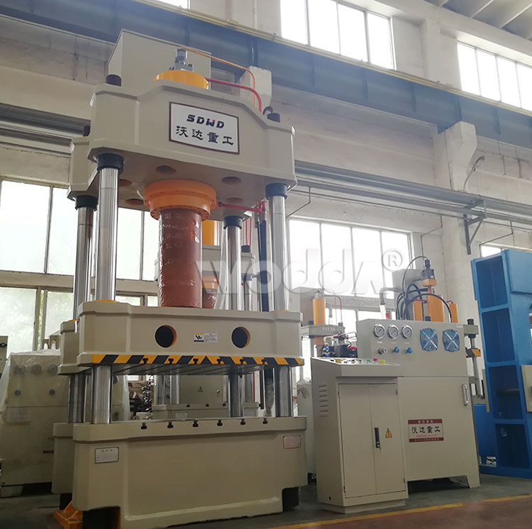 315噸三梁四柱液壓機(jī) 315噸三梁四柱液壓機(jī)