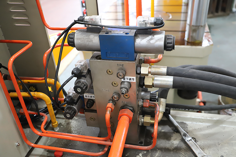 200噸熱壓成型液壓機 200噸熱壓成型液壓機