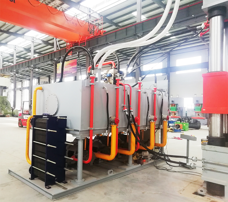 630噸熱模鍛液壓機(jī) 630噸熱模鍛液壓機(jī)